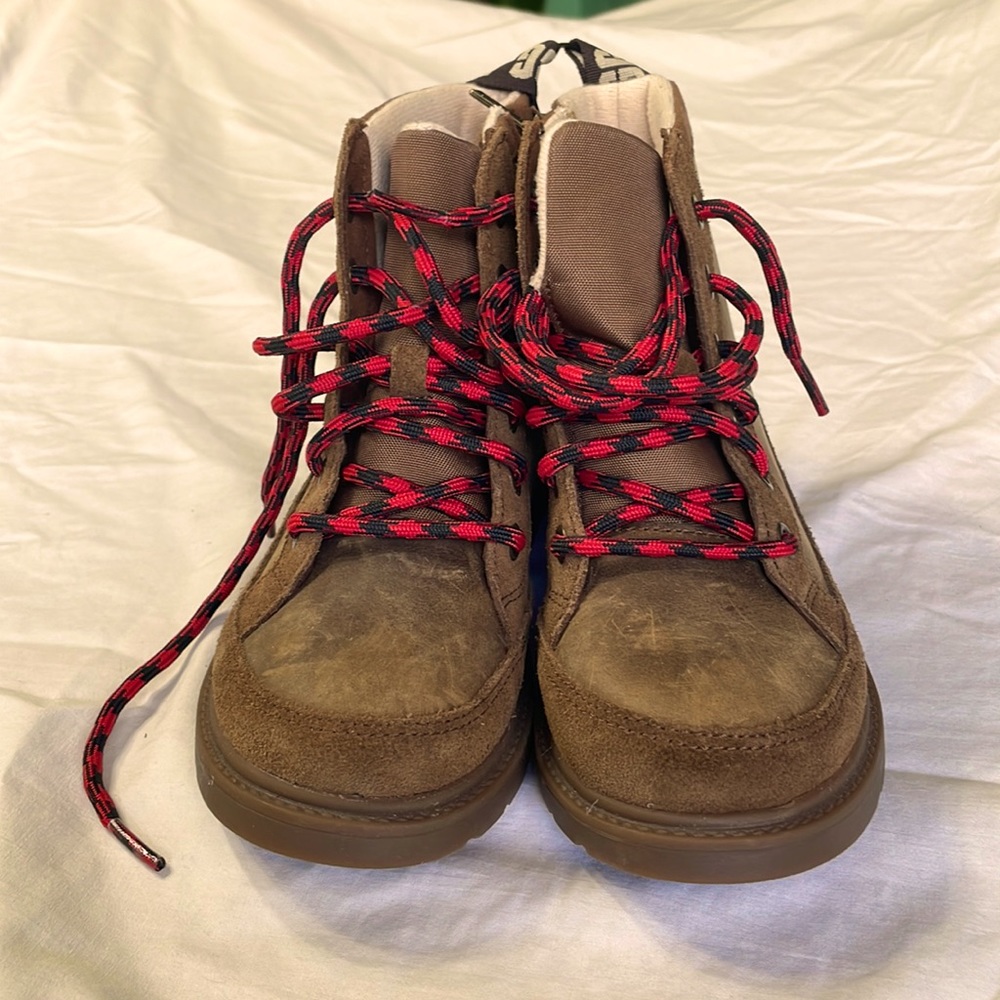 Boys leather hiking boots